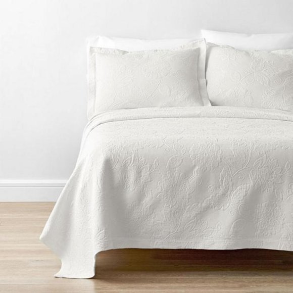 The Company Store Other - The Company Store Matelassé Queen Coverlet